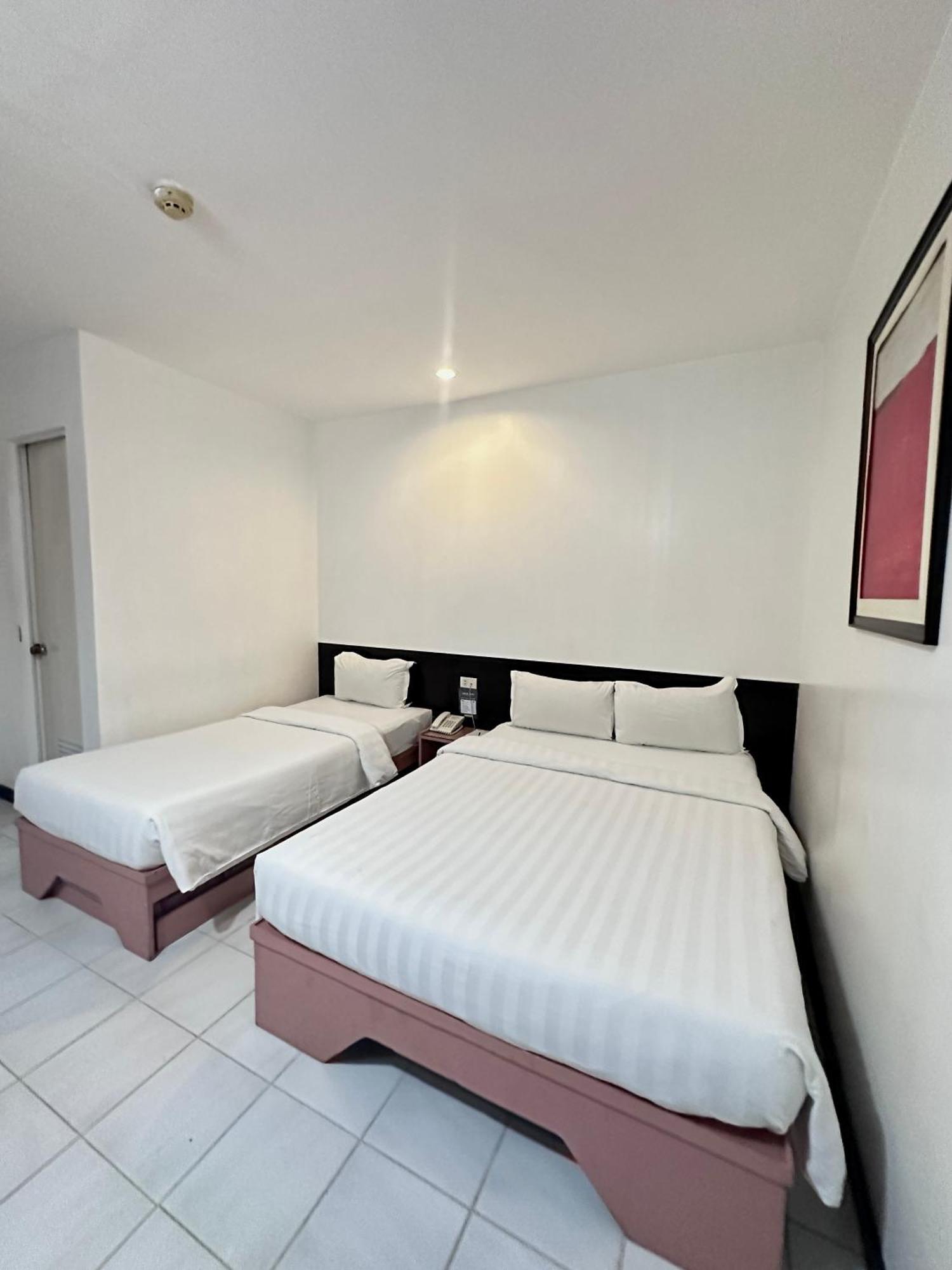 Hotel Pier Cuatro Cebu Dış mekan fotoğraf